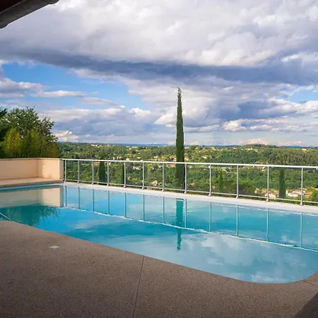 Location Climatise Avec Piscine Commune En Ardeche Joyeuse